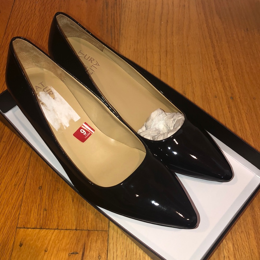 naturalizer GIA kitten heel patent leather size 9